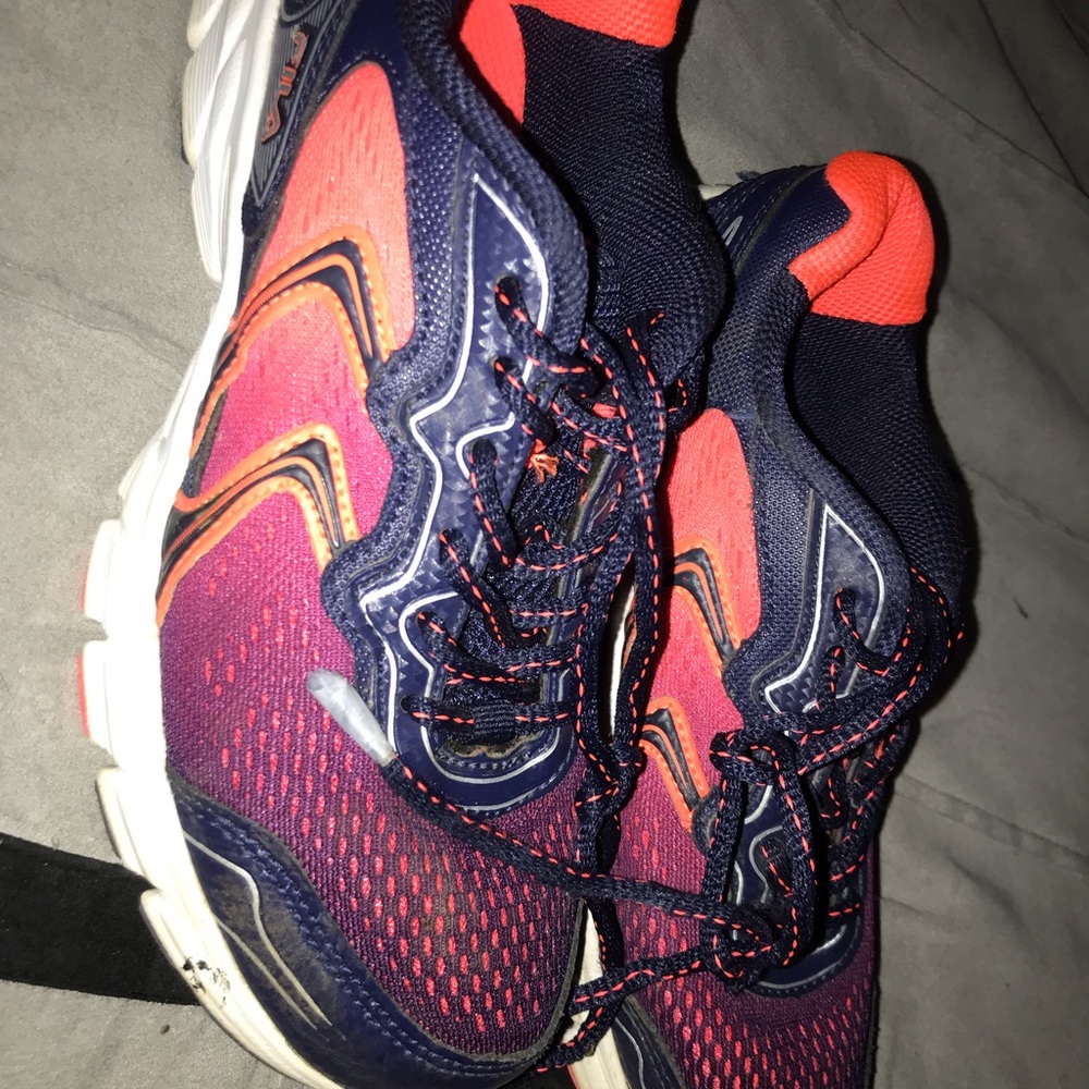 Fila tennis shoes